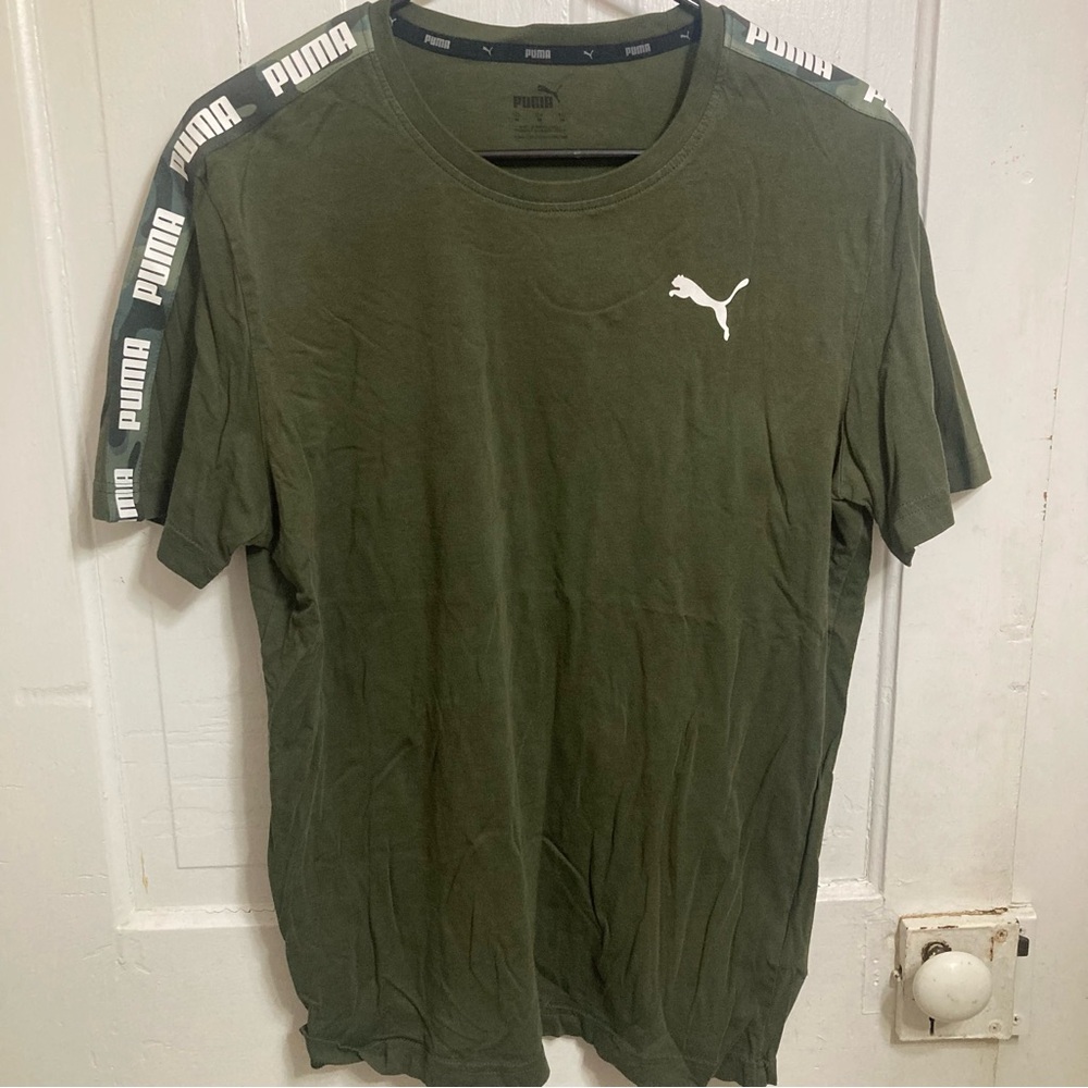 Men’s Puma t-shirt size medium